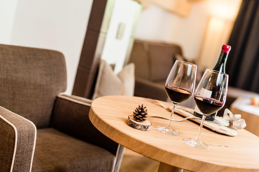 Hotel Dorfer Alpine&Charming Selva di Val Gardena Room photo