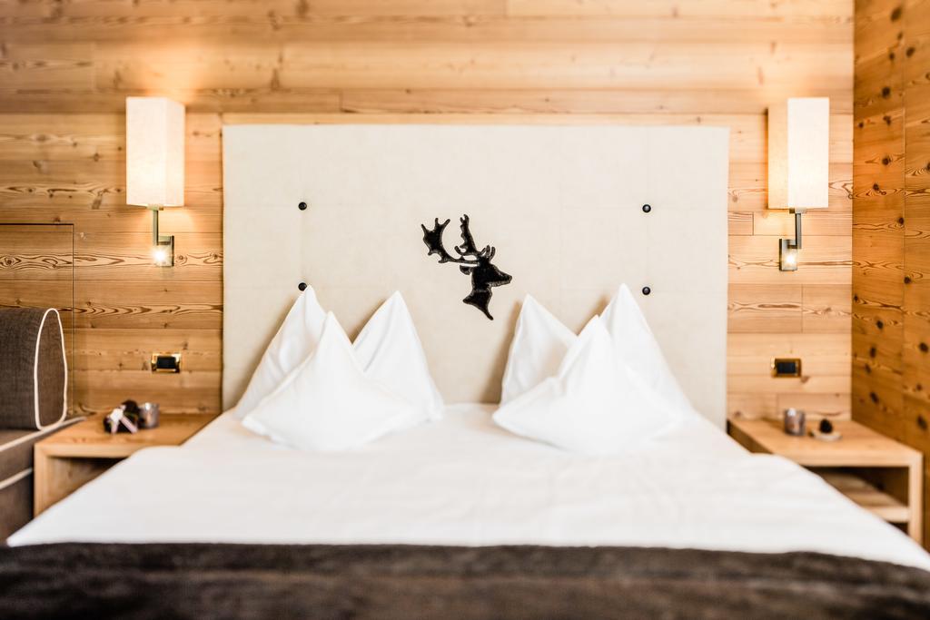 Hotel Dorfer Alpine&Charming Selva di Val Gardena Room photo
